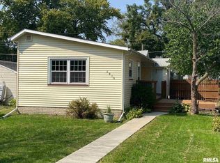 2816 Whitewood Ave, Davenport, IA 52802