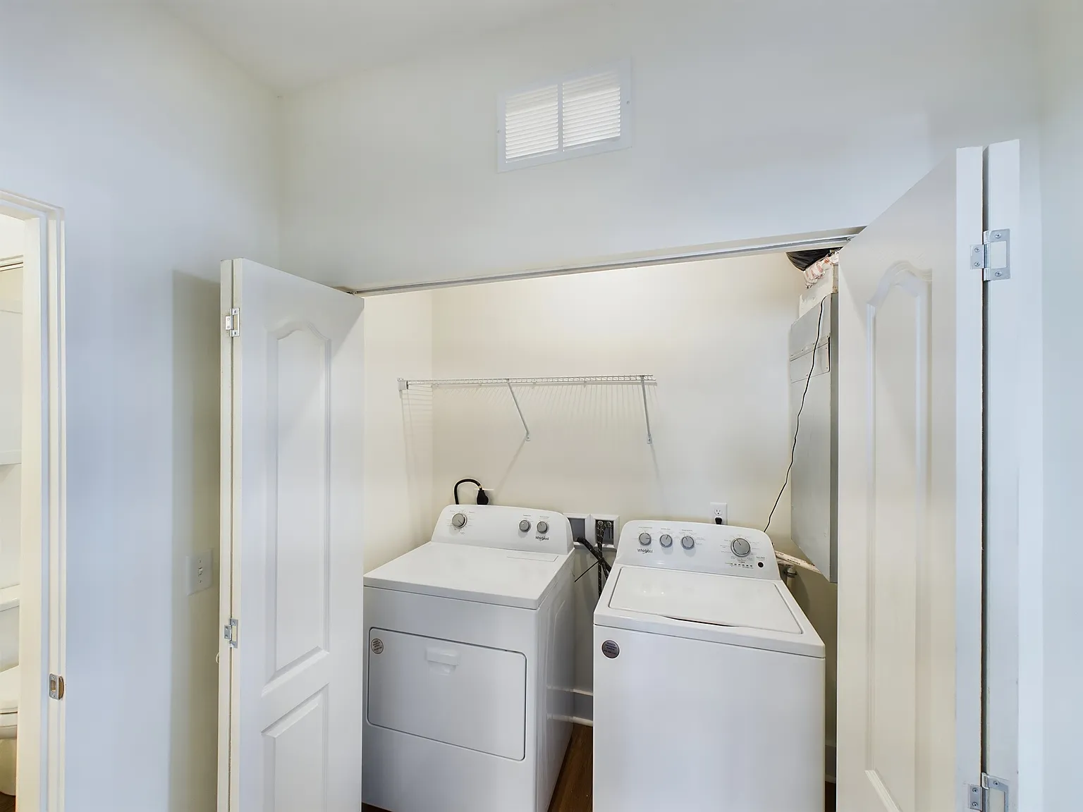 1 bed, 874 sqft, $1,949 — Photo 4
