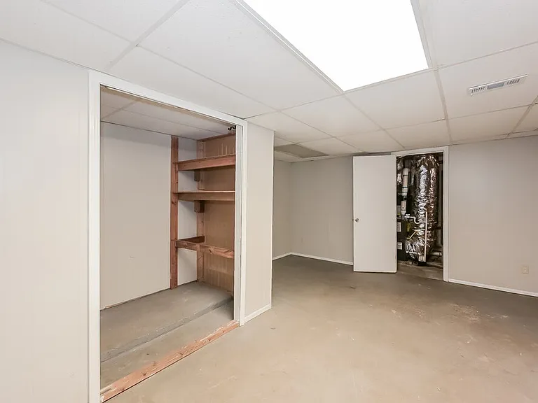 121 Lee Ct — Photo 15