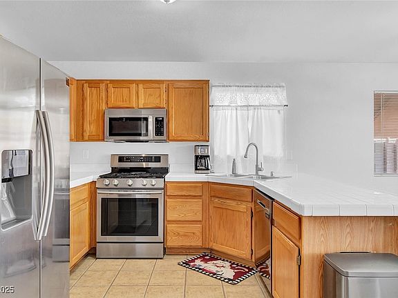 2nd image of 3108 Emerald Creek Dr