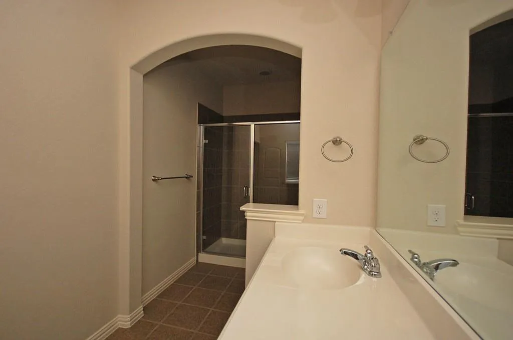 3 bed, 2.5 bath, 1569 sqft, $2,500 — Photo 4