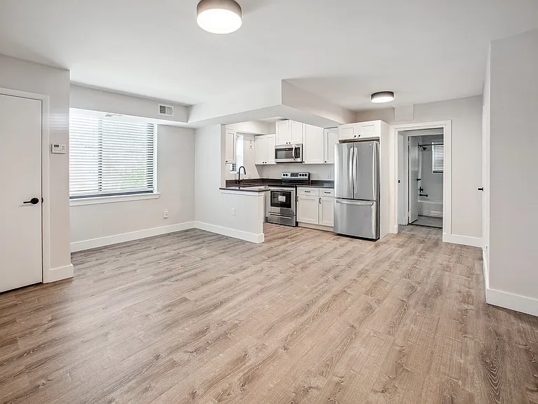Prince Georges Apartments — Photo 13
