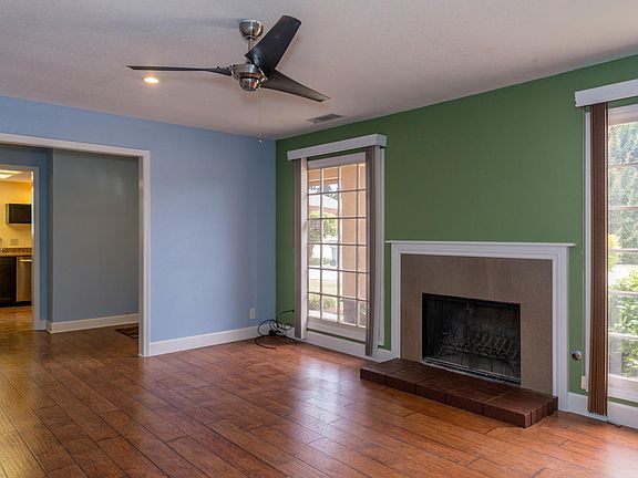 3rd image of 3827 W Hillsdale Ave
