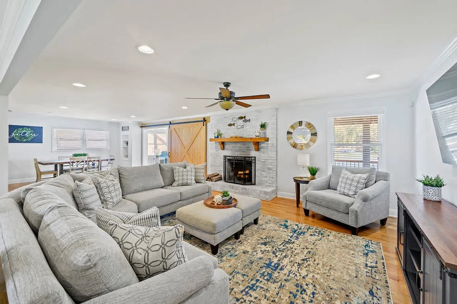 4 bed, 3.0 bath, $6,752 — Photo 1
