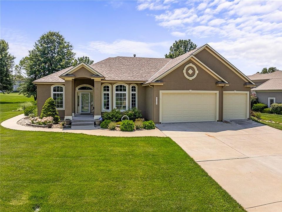 4148 SE Paddock Dr, Lees Summit, MO 64082 | Zillow
