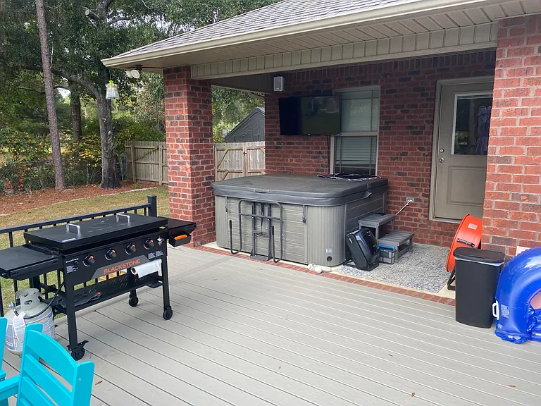 White Oak Ln — Photo 8