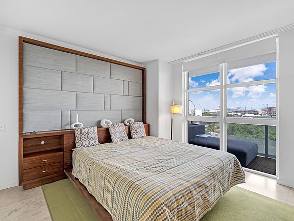 4th image of 50 Biscayne Blvd APT 904
