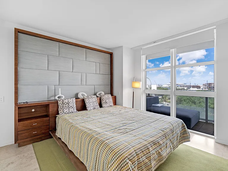 50 Biscayne Blvd #904 — Photo 4
