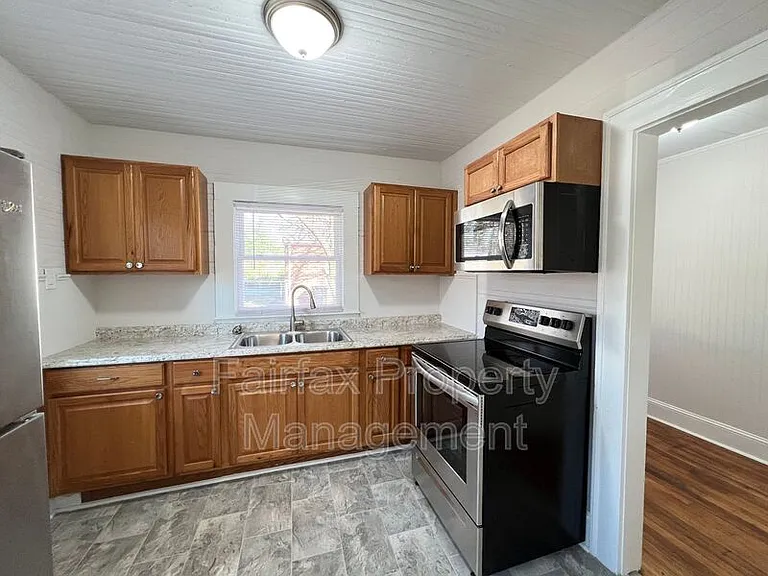 102 W Summit Ave #B — Photo 19