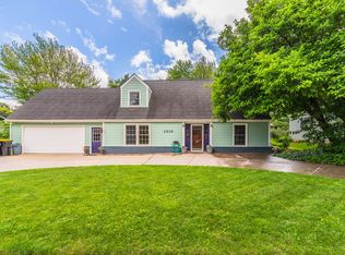 1015 Barton Dr, Normal, IL 61761