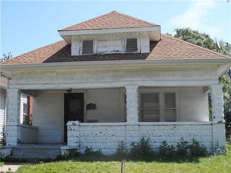 2nd image of 627 N Dearborn St