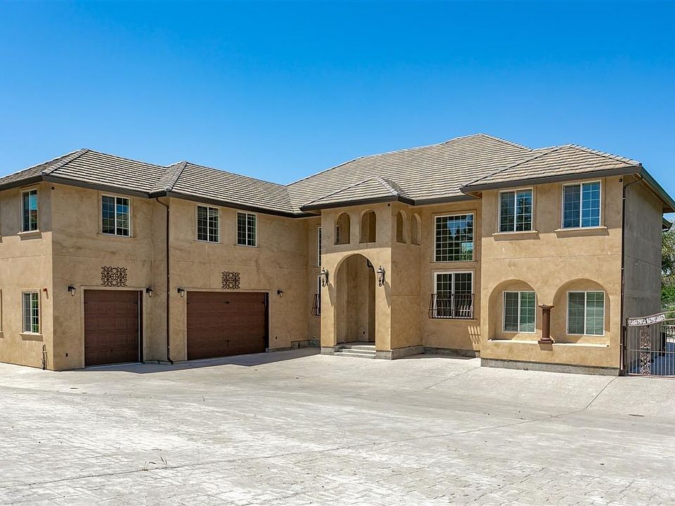 1st image of 2695 Vista Del Lago Dr