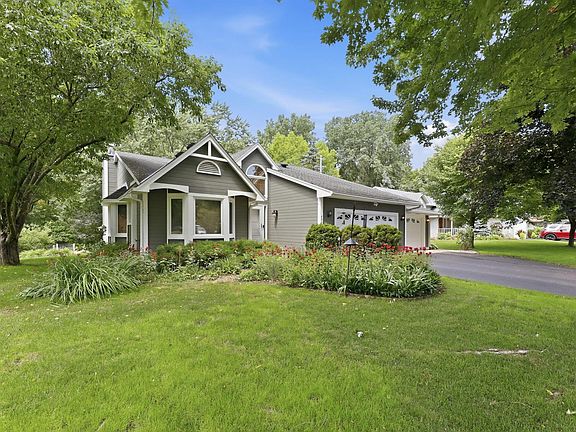 4th image of 4067 Stockdale Dr