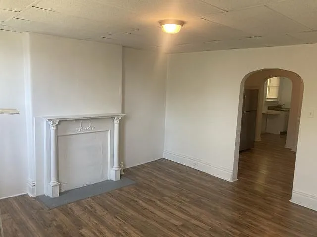 607 Lorenz Ave — Photo 3