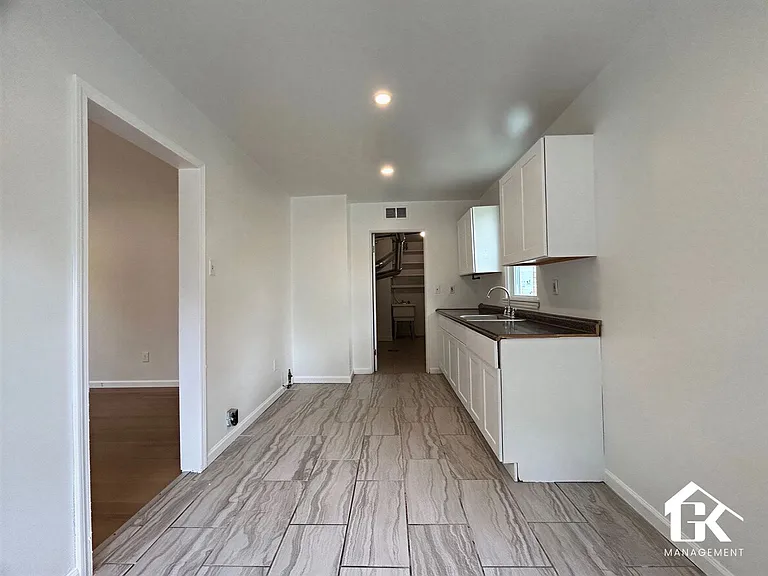 17310 Fenton St — Photo 6