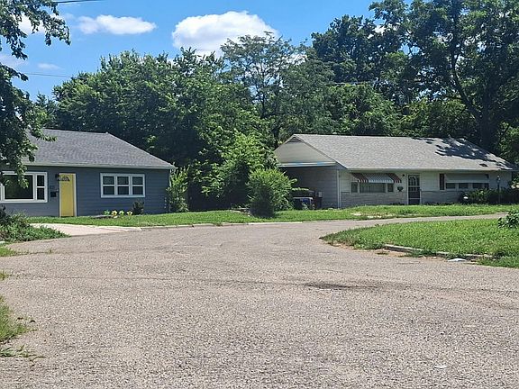 5th image of 827 Cleary Ave
