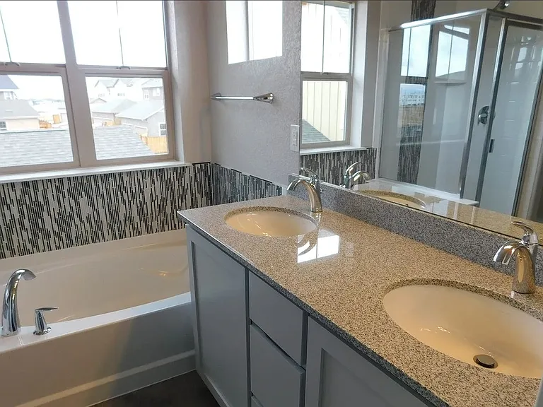 5278 N Beeler St — Photo 13