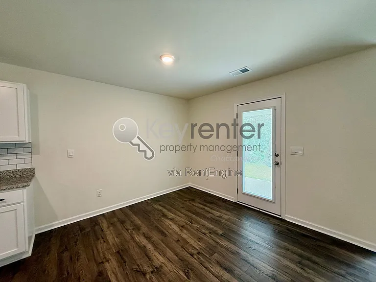 81 Draft St — Photo 7