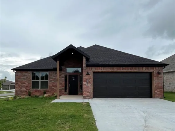 2300 N Zane St, Siloam Springs, AR 72761