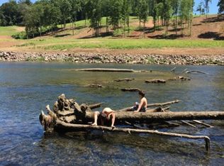 303 Lovely Bluff Rd, Rocky Top, TN 37769