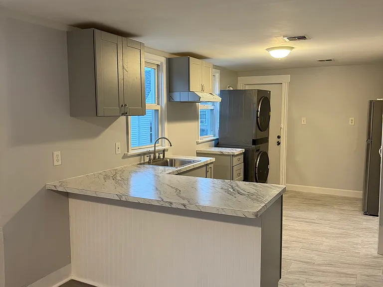 127 Summer St — Photo 6