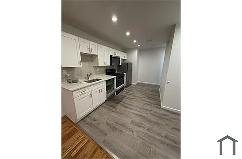 86 Layton Ave #3 Photo 1