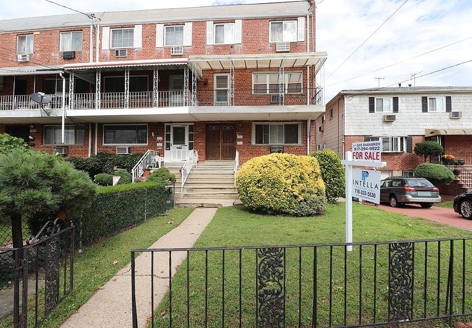 2nd image of 1621 Canarsie Rd
