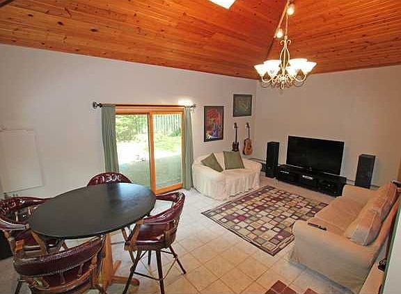 5th image of 5614 Primrose Ave