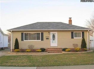 30125 Forest Grove Rd, Willowick, OH 44095