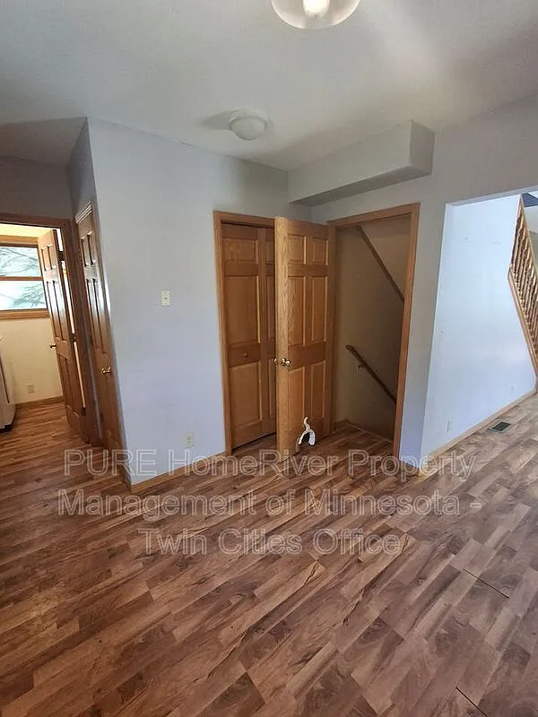 3 bed, 2.0 bath, 1477 sqft, $2,349 — Photo 4