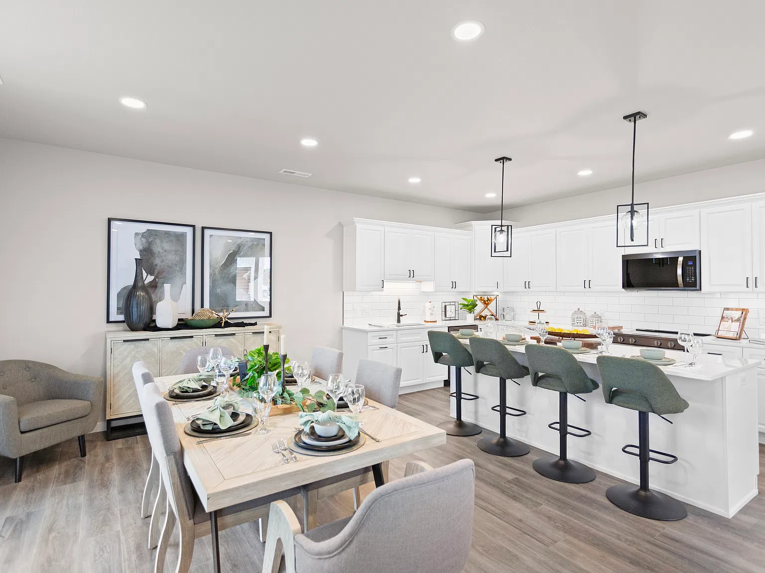 Paradise Valley Townhomes & Apartments — Photo 4