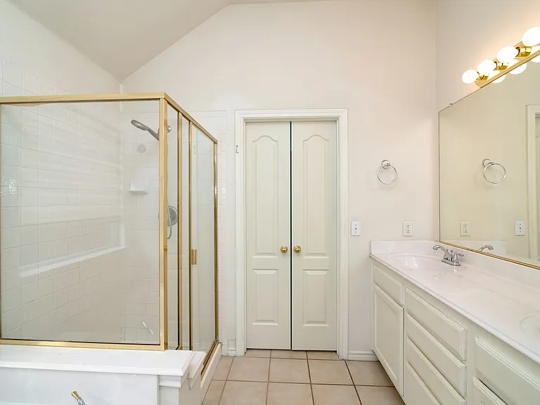 1621 Oak Brook Ln — Photo 19