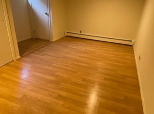 8 Oak St #1, Valley Stream, NY 11581