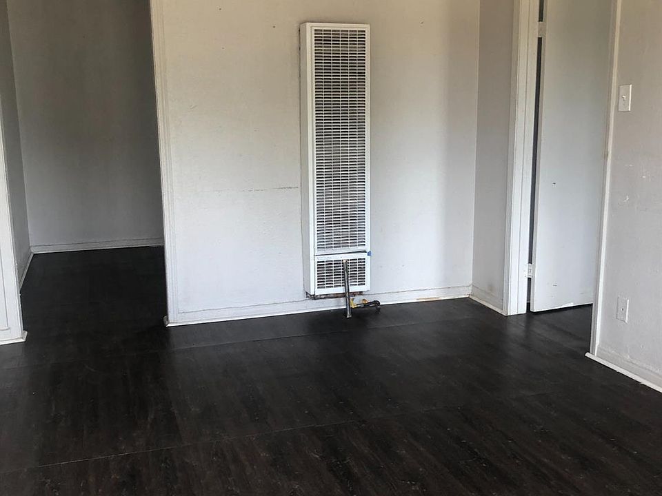 2nd image of 1123 32nd St