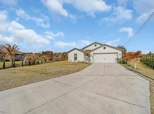 828 Youngreen Dr, Fort Myers, FL 33913