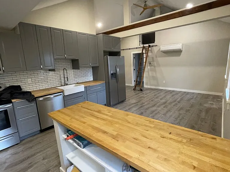 82 Fair St — Photo 2