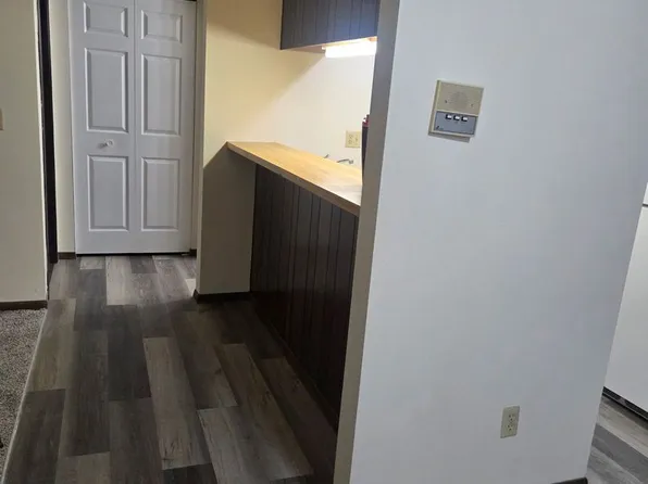 827 Evergreen Dr #101-204, Hartford, WI 53027
