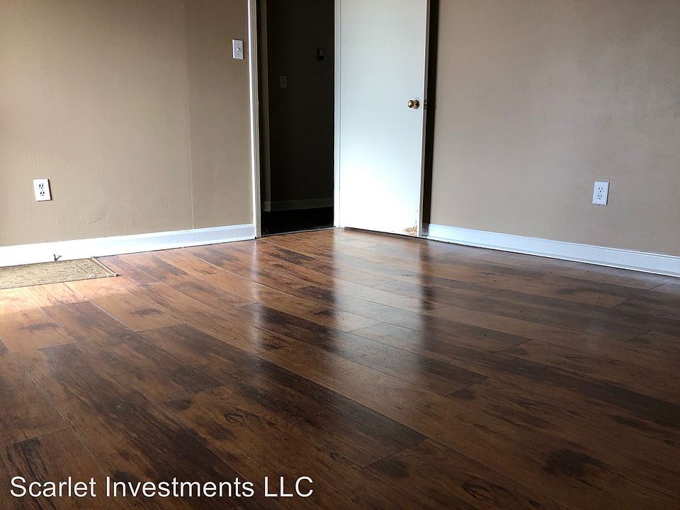 2nd image of 102 Rollins Dr