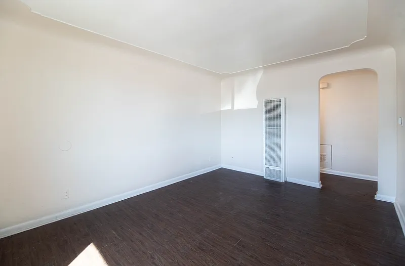 Building Photo - 1650 Vance St #12