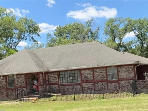 6940 Renner Rd, Shawnee, KS 66217