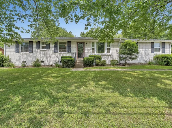 4220 Sweden Dr, Hermitage, TN 37076