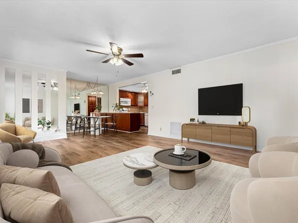 301 Knotty Pine Circle #D-1, Greenacres, FL 33463