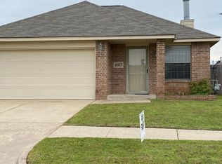 1007 SW 25th St, Moore, OK 73170