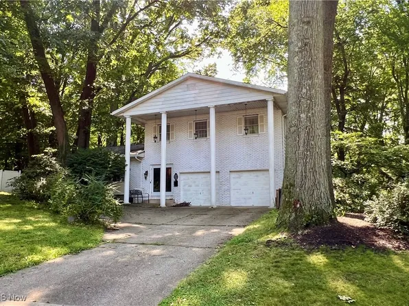 323 Burr Oak Dr, Kent, OH 44240