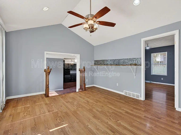 153 Bascom Dr — Photo 11