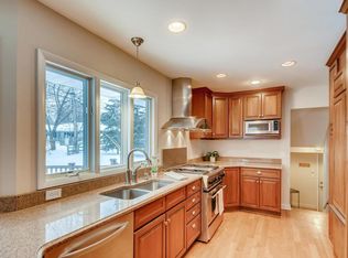 118 Farmdale Rd W, Hopkins, MN 55343