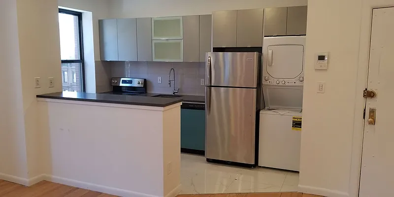 Rented by Avenues Real Estate | media 9