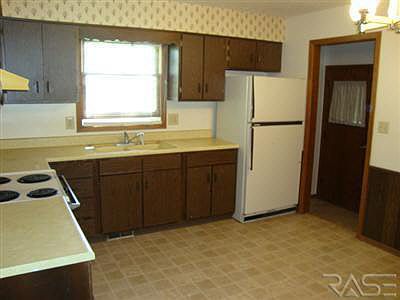 2nd image of 106-108 N Evergreen Dr