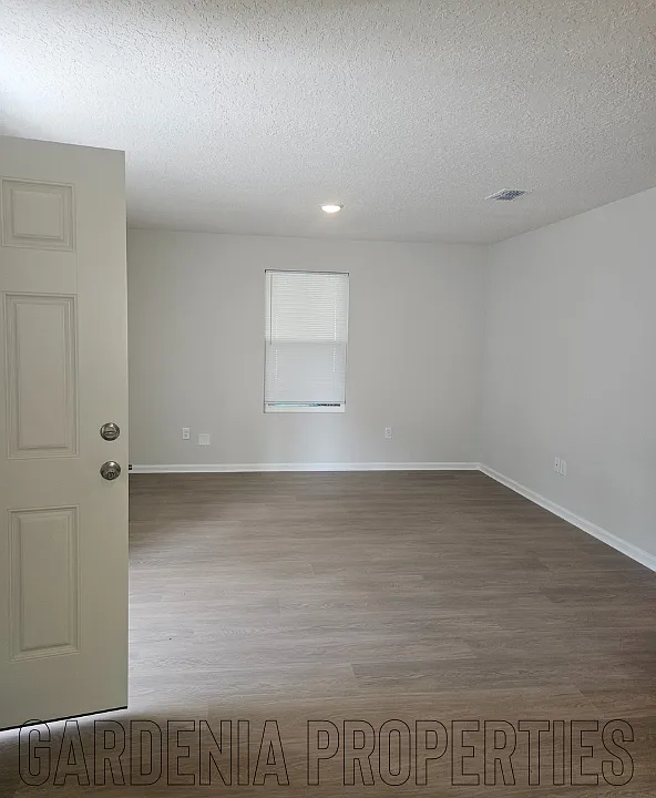 435 W 18th St