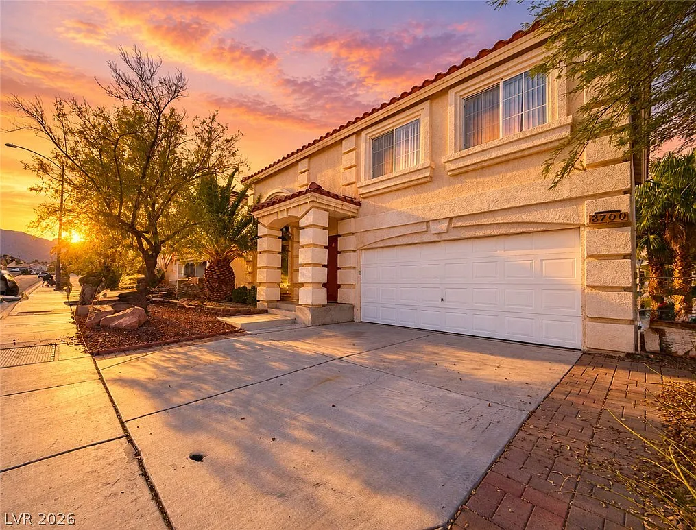 3 bed, 2.5 bath, 1653 sqft, $2,200 — Photo 1